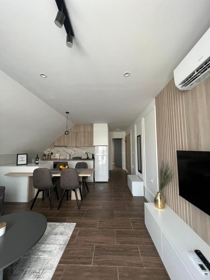 Apartment Nomad