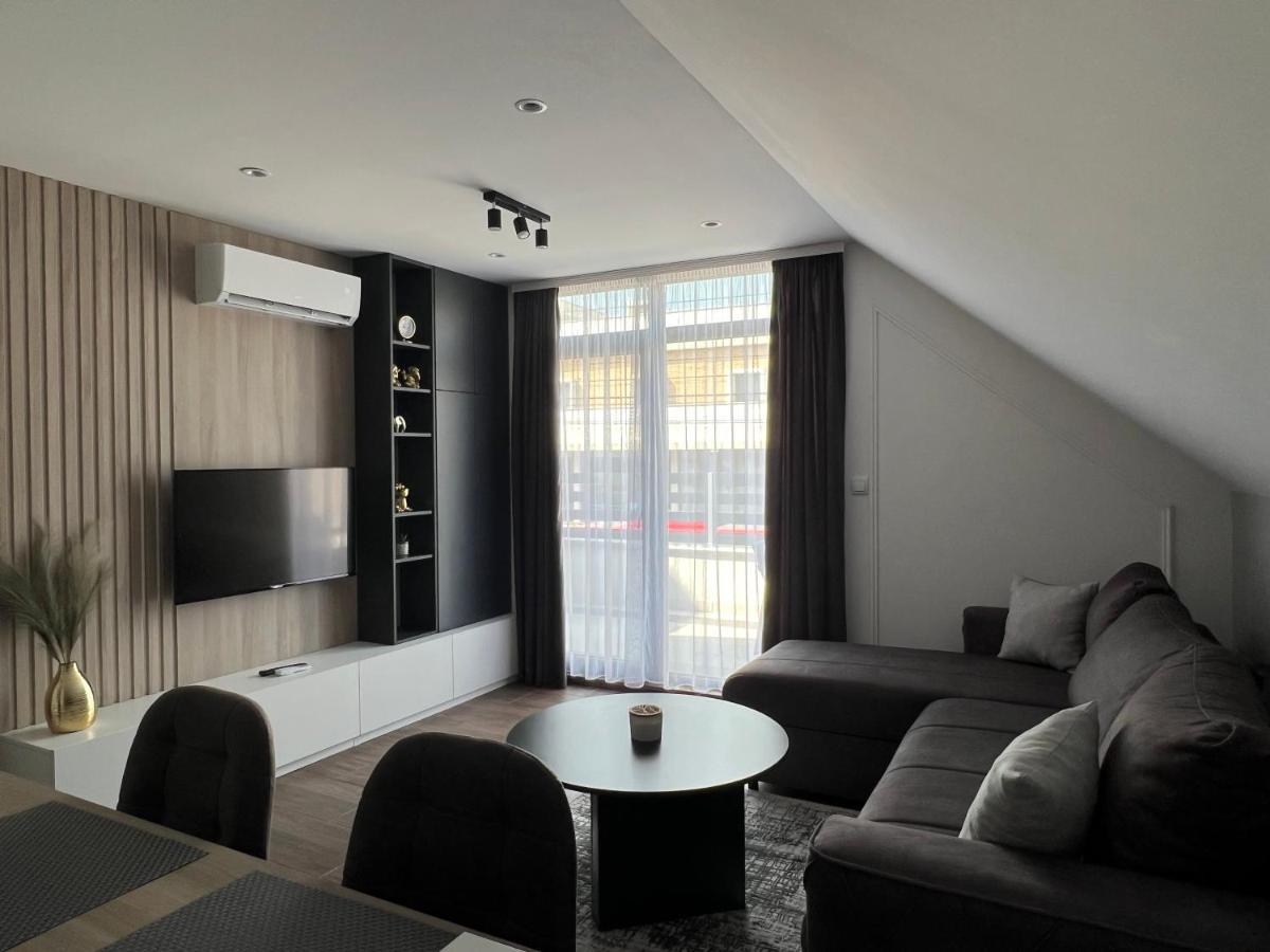 Nomad Apartment